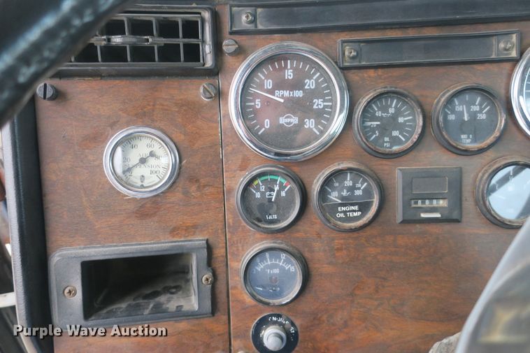 image for item DB10073 1988 Peterbilt 375 semi truck