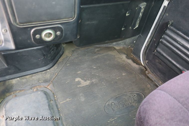 image for item DB10073 1988 Peterbilt 375 semi truck