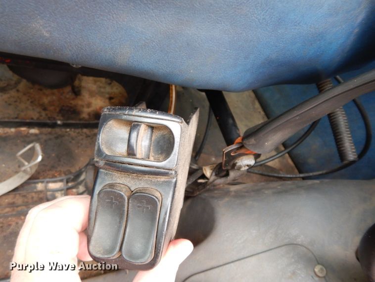 image for item DE4315 2006 Freightliner Columbia semi truck