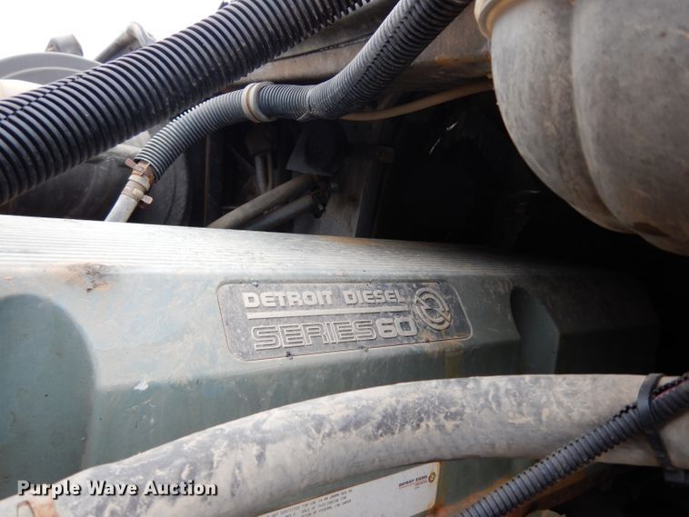 image for item DE4315 2006 Freightliner Columbia semi truck