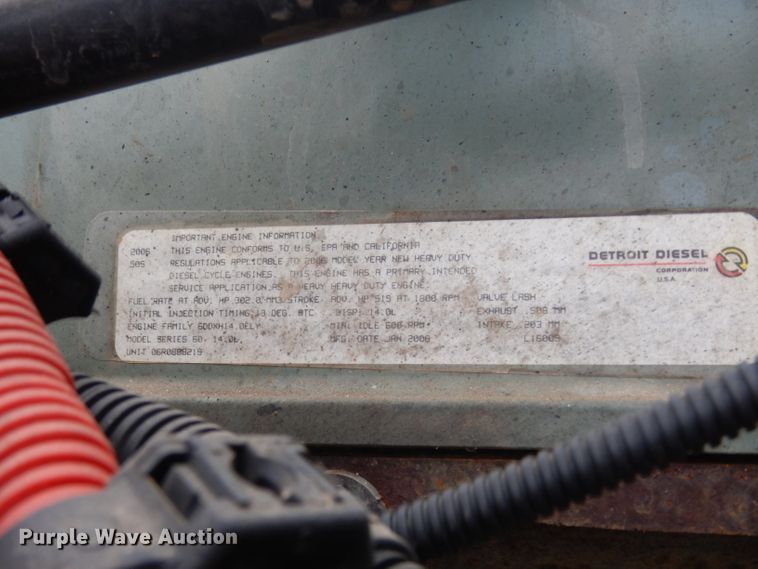 image for item DE4315 2006 Freightliner Columbia semi truck