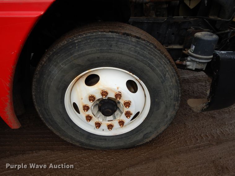 image for item DE4315 2006 Freightliner Columbia semi truck