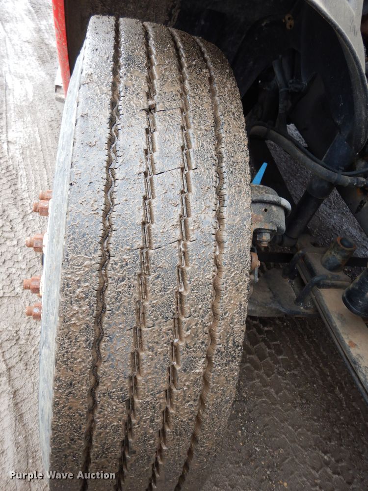 image for item DE4315 2006 Freightliner Columbia semi truck