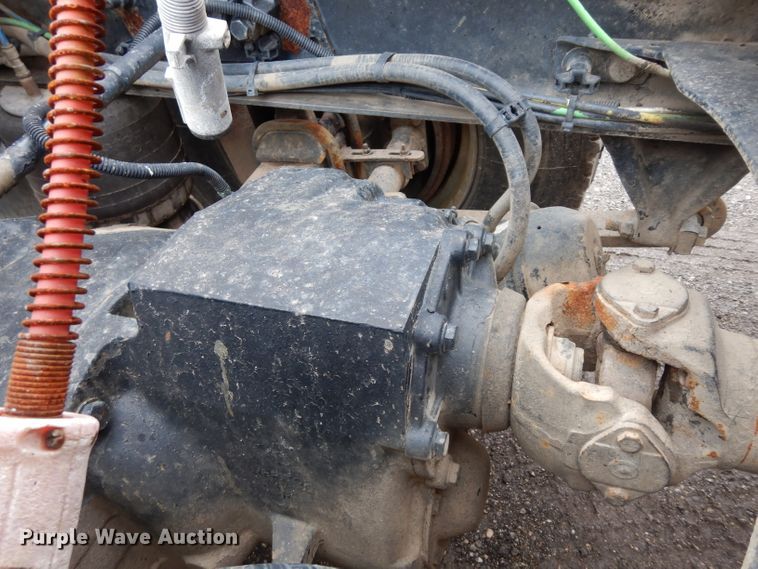 image for item DE4315 2006 Freightliner Columbia semi truck