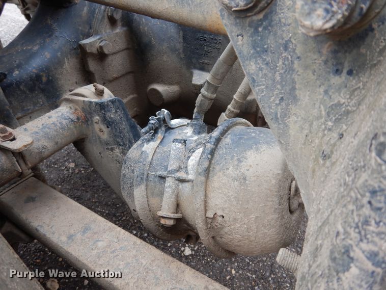 image for item DE4315 2006 Freightliner Columbia semi truck