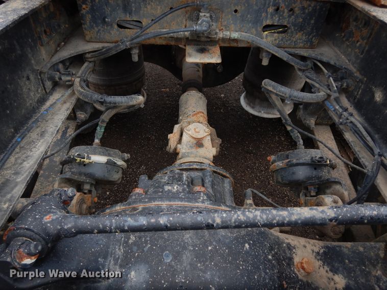 image for item DE4315 2006 Freightliner Columbia semi truck