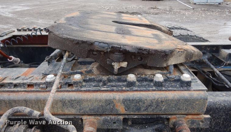 image for item DE4315 2006 Freightliner Columbia semi truck