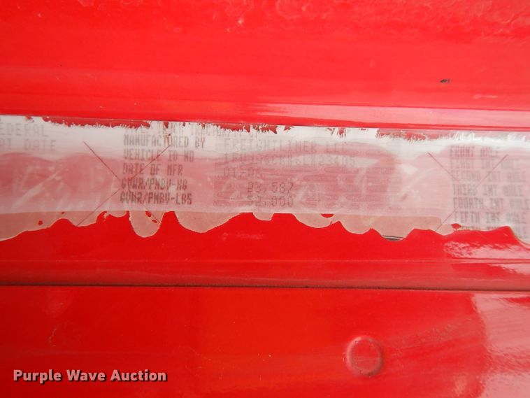 image for item DE4315 2006 Freightliner Columbia semi truck