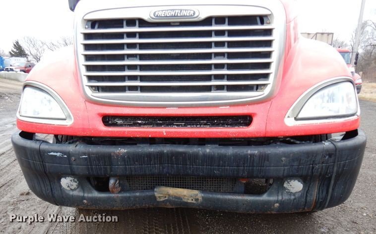 image for item DE4315 2006 Freightliner Columbia semi truck