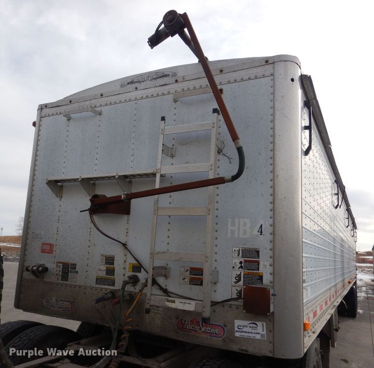 image for item DG5891 2000 Wilson DWH400 double hopper grain trailer