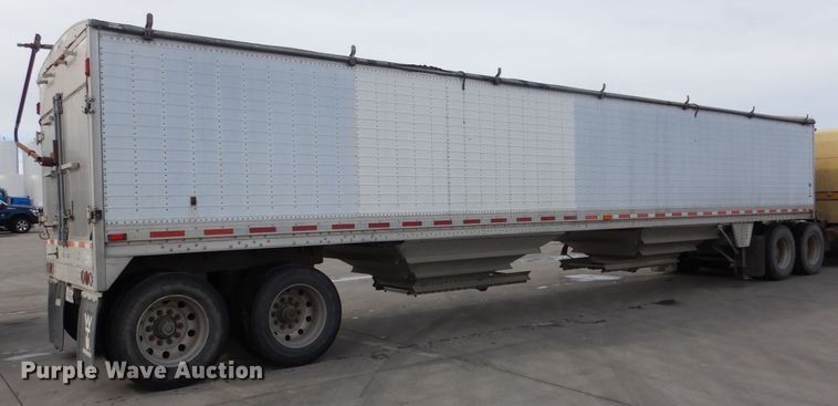 image for item DG5891 2000 Wilson DWH400 double hopper grain trailer