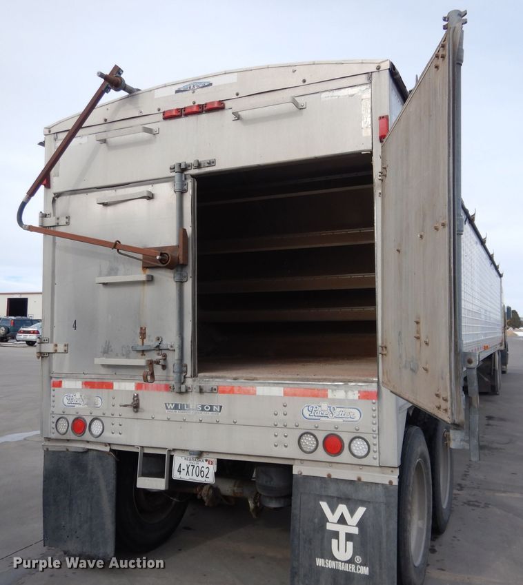 image for item DG5891 2000 Wilson DWH400 double hopper grain trailer