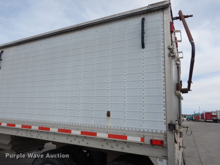 image for item DG5891 2000 Wilson DWH400 double hopper grain trailer