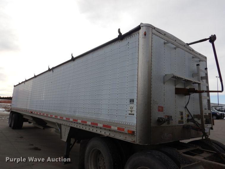 image for item DG5891 2000 Wilson DWH400 double hopper grain trailer