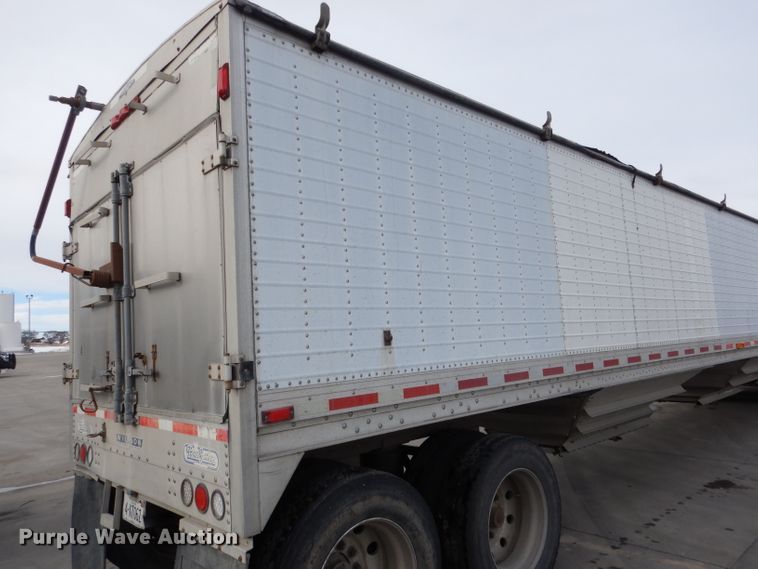 image for item DG5891 2000 Wilson DWH400 double hopper grain trailer