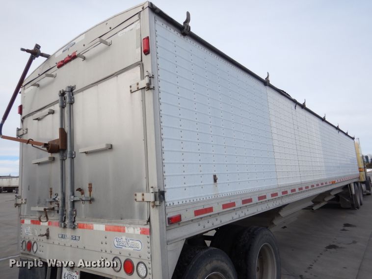 image for item DG5891 2000 Wilson DWH400 double hopper grain trailer