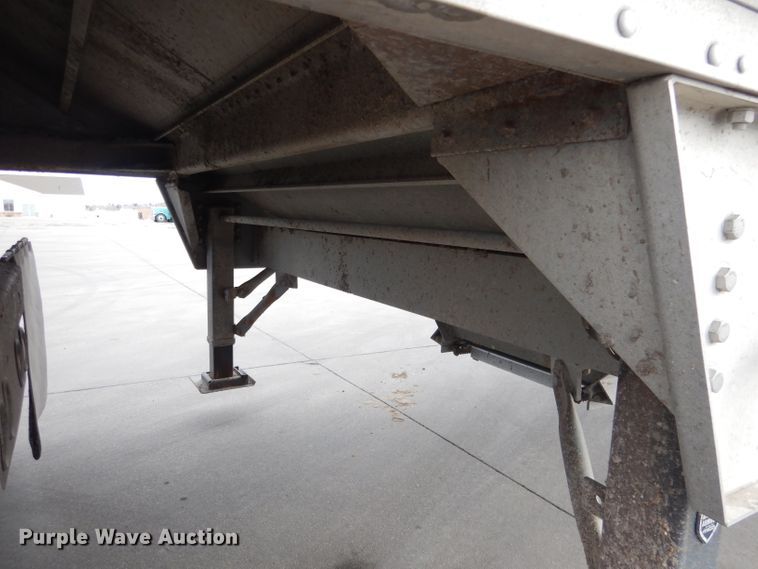 image for item DG5891 2000 Wilson DWH400 double hopper grain trailer