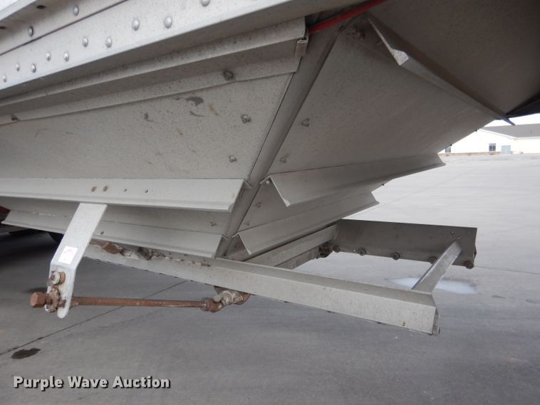 image for item DG5891 2000 Wilson DWH400 double hopper grain trailer