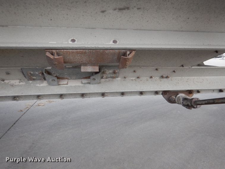 image for item DG5891 2000 Wilson DWH400 double hopper grain trailer