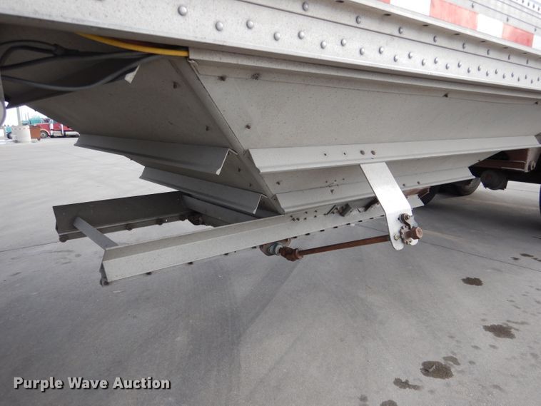 image for item DG5891 2000 Wilson DWH400 double hopper grain trailer