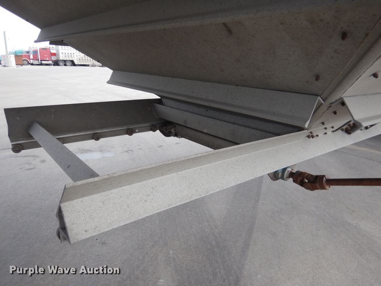 image for item DG5891 2000 Wilson DWH400 double hopper grain trailer