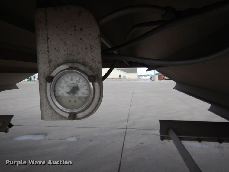 image for item DG5891 2000 Wilson DWH400 double hopper grain trailer