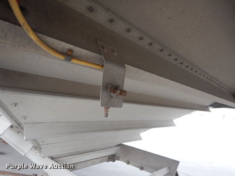 image for item DG5891 2000 Wilson DWH400 double hopper grain trailer