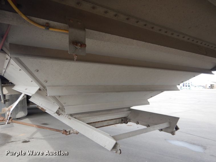 image for item DG5891 2000 Wilson DWH400 double hopper grain trailer