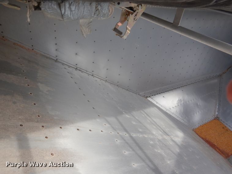 image for item DG5891 2000 Wilson DWH400 double hopper grain trailer