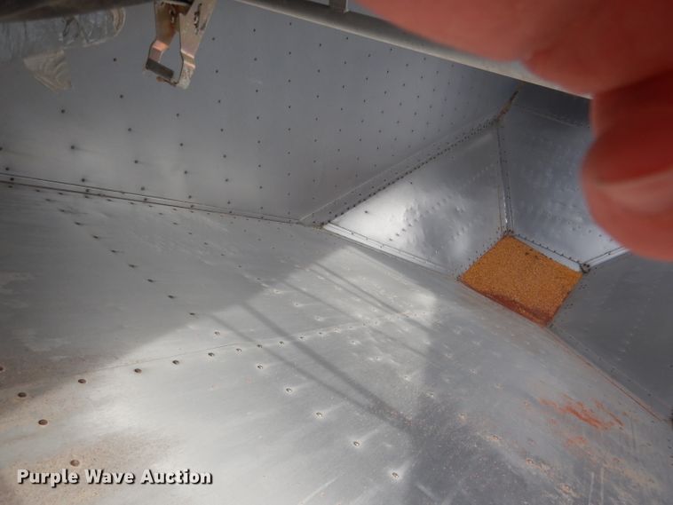 image for item DG5891 2000 Wilson DWH400 double hopper grain trailer