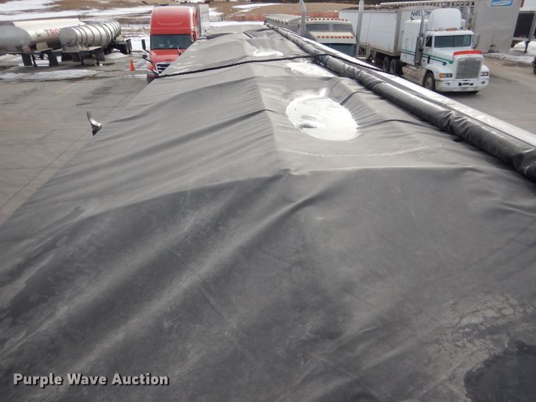 image for item DG5891 2000 Wilson DWH400 double hopper grain trailer