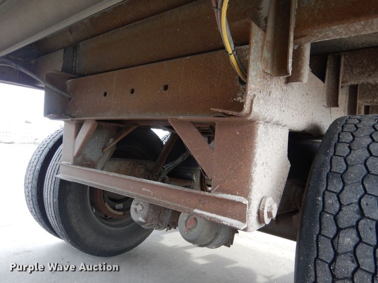 image for item DG5891 2000 Wilson DWH400 double hopper grain trailer