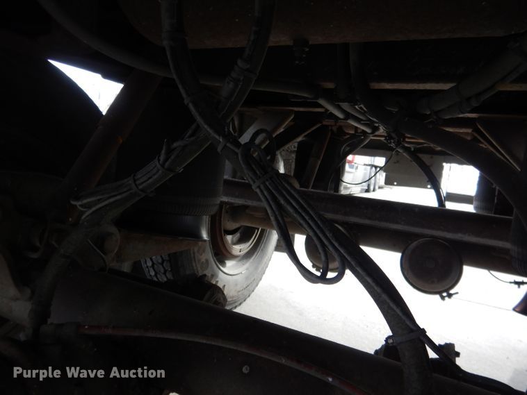 image for item DG5891 2000 Wilson DWH400 double hopper grain trailer