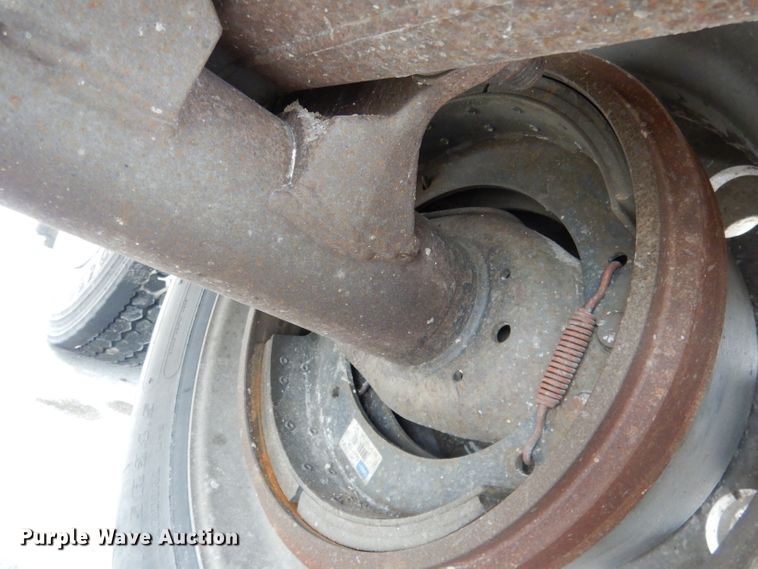 image for item DG5891 2000 Wilson DWH400 double hopper grain trailer