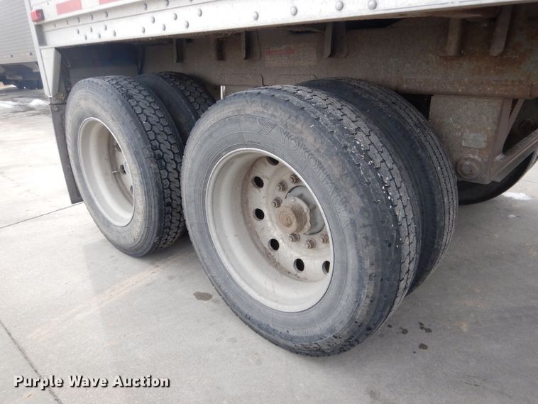 image for item DG5891 2000 Wilson DWH400 double hopper grain trailer