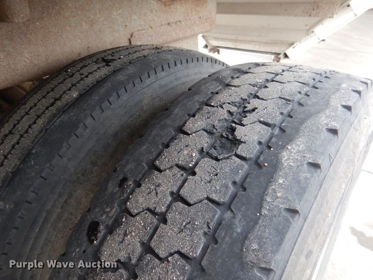 image for item DG5891 2000 Wilson DWH400 double hopper grain trailer