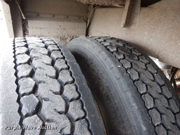 image for item DG5891 2000 Wilson DWH400 double hopper grain trailer