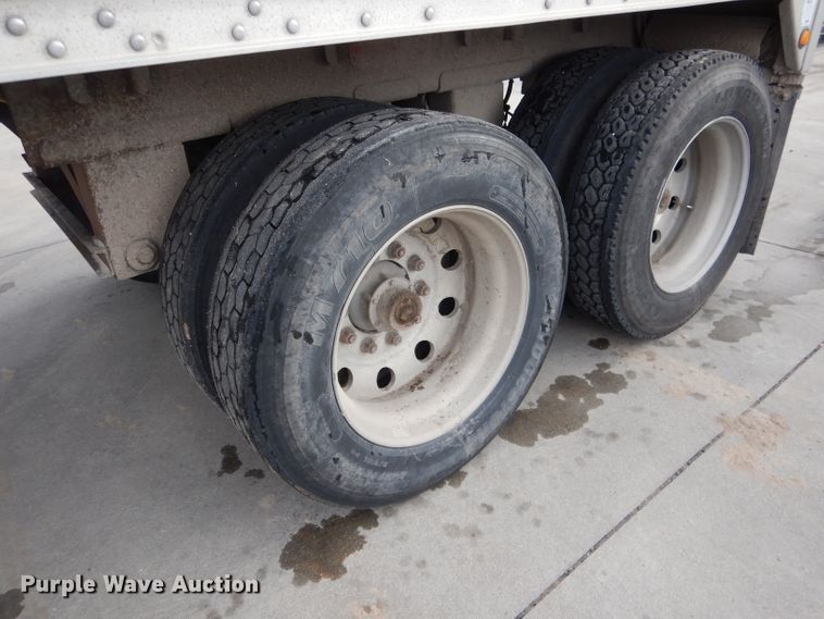 image for item DG5891 2000 Wilson DWH400 double hopper grain trailer