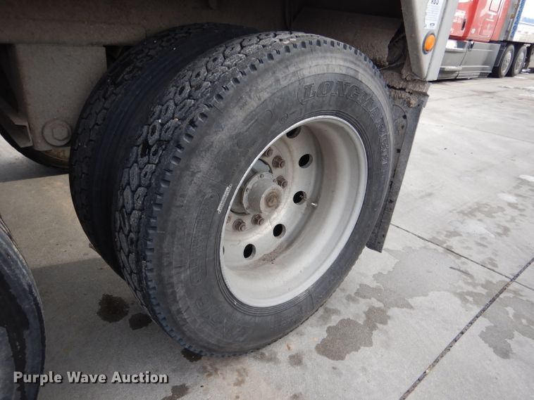 image for item DG5891 2000 Wilson DWH400 double hopper grain trailer