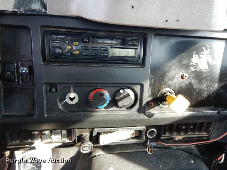 image for item DG6251 2000 International 4900 flatbed truck