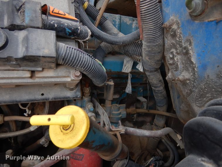 image for item DG6251 2000 International 4900 flatbed truck