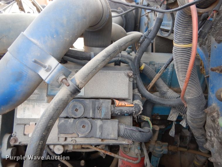 image for item DG6251 2000 International 4900 flatbed truck