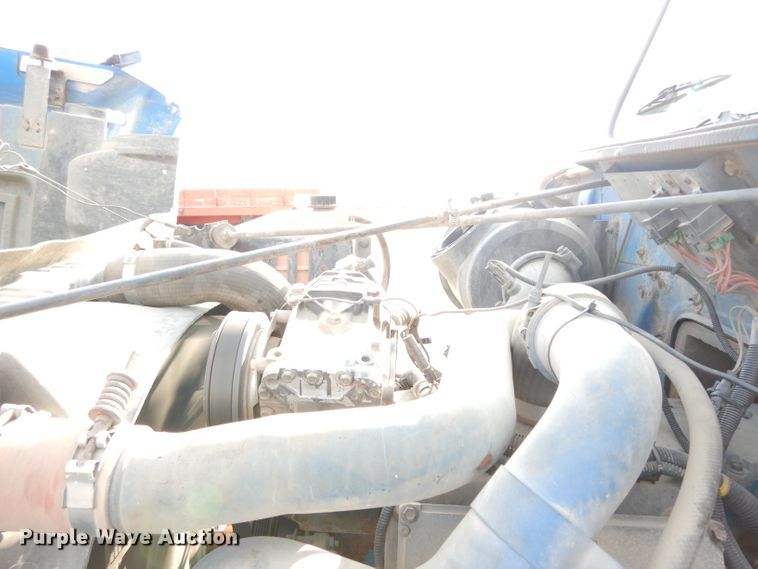 image for item DG6251 2000 International 4900 flatbed truck