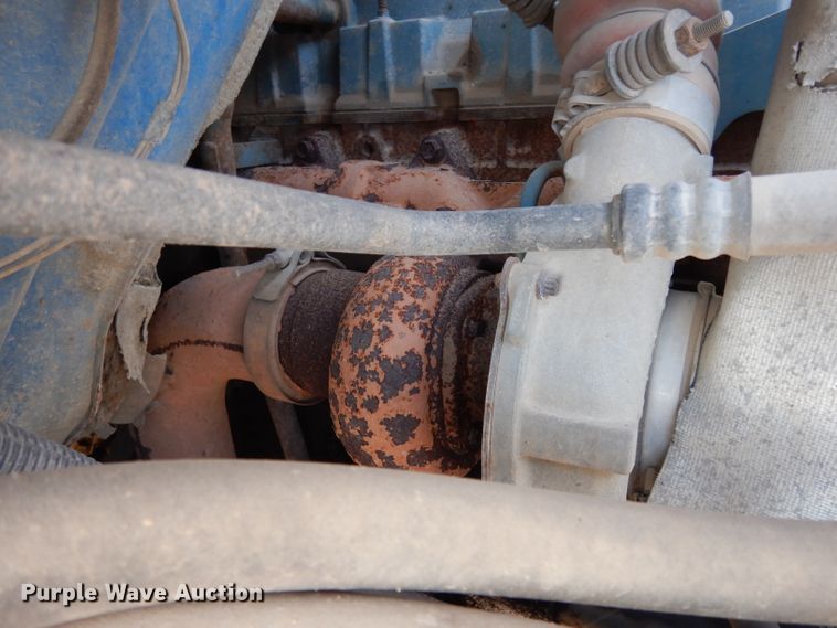 image for item DG6251 2000 International 4900 flatbed truck