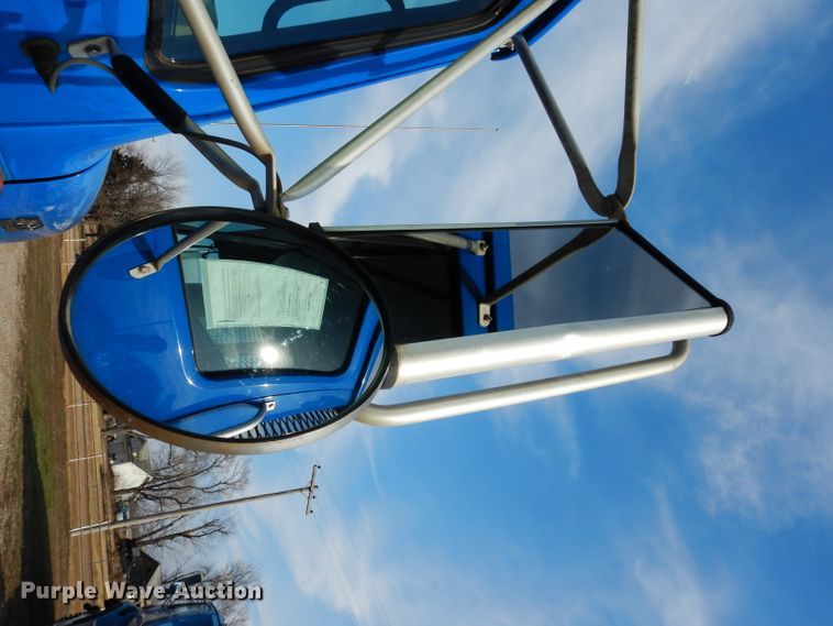 image for item DG6251 2000 International 4900 flatbed truck