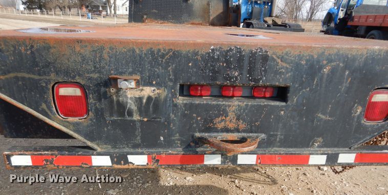 image for item DG6251 2000 International 4900 flatbed truck