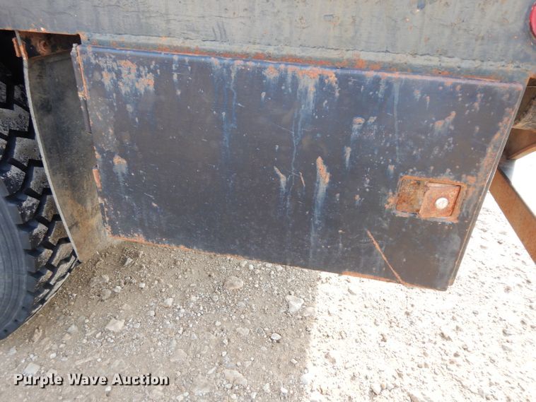 image for item DG6251 2000 International 4900 flatbed truck