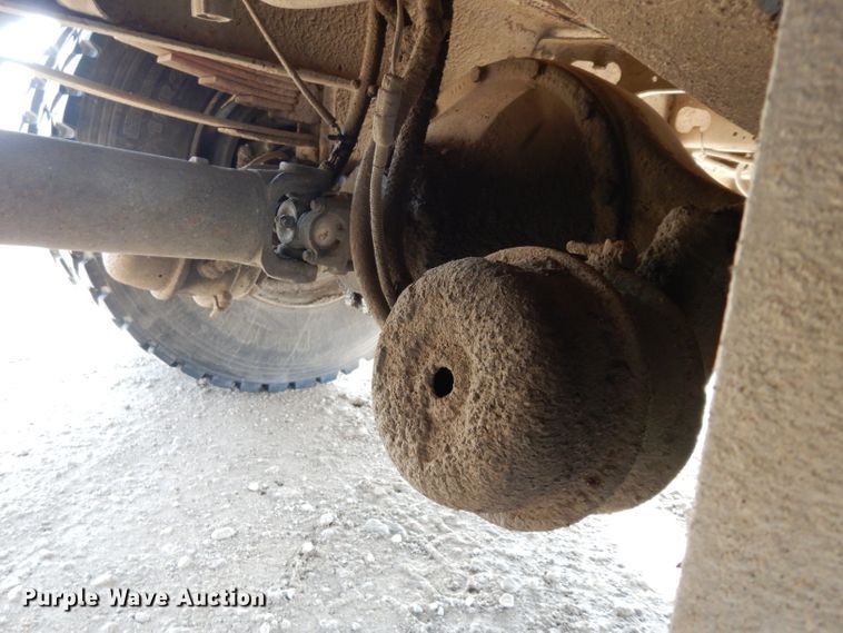 image for item DG6251 2000 International 4900 flatbed truck