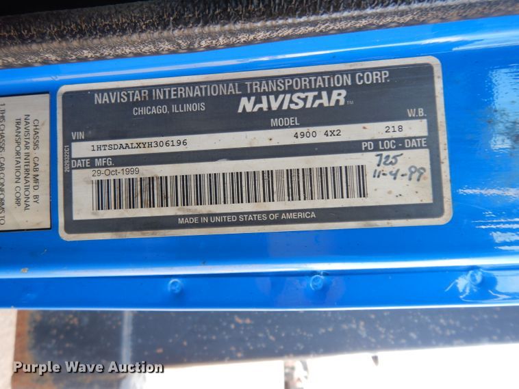 image for item DG6251 2000 International 4900 flatbed truck