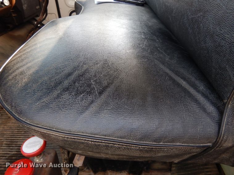 image for item DG6252 1982 Ford L8000 dump flatbed truck